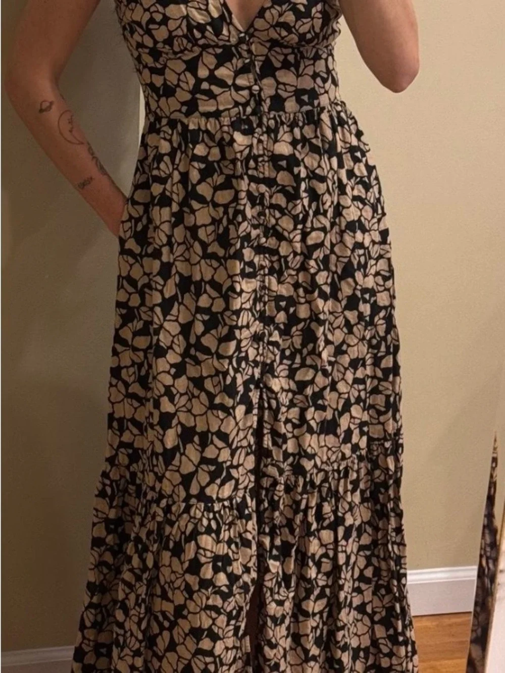 Abercrombie & Fitch Black and Beige Floral Maxi Dress